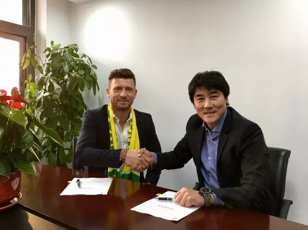 现场还有小朋友对“为什么演员们演心青年这么像”表示了好奇，对此总制片人李亚平介绍说，演员们在拍摄前，就去福利院体验生活，花很长时间去观察孤独症患者的生活日常，吃饭、说话、走路
